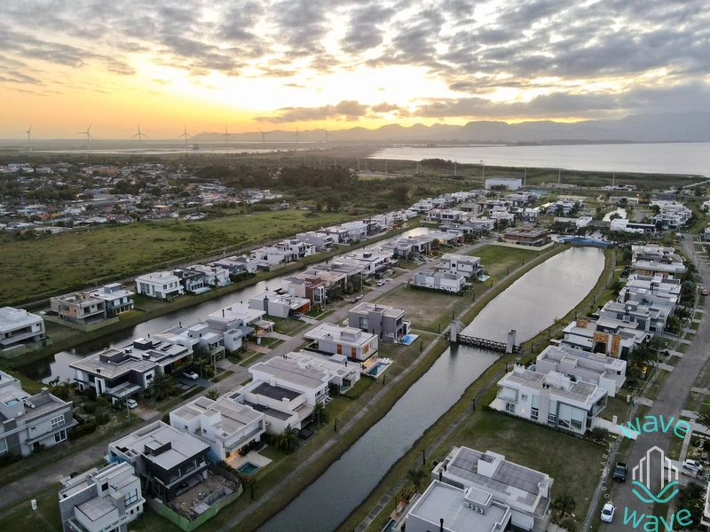 SOBRADO FUNDOS LAGO CONDOMÍNIO CAPÃO ILHAS RESORT, MOBILIADO E DECORAD: 27ª foto da galeria de imagens do imóvel