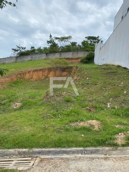 Terreno a venda, condomínio Vale dos Cristais, Macaé/RJ: 1ª foto da galeria de imagens do imóvel
