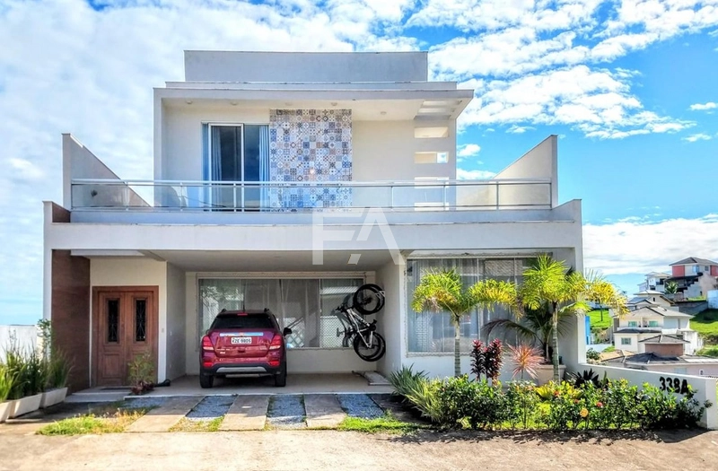 Vendo casa de alto padrão em MACAÉ - VALE DOS CRISTAIS: 1ª foto da galeria de imagens do imóvel