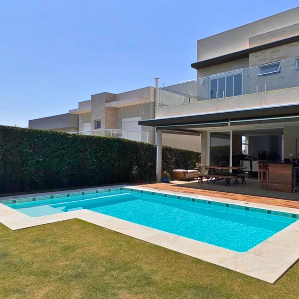 Luxo e Conforto: Casa à Venda no Condomínio Campos do Conde