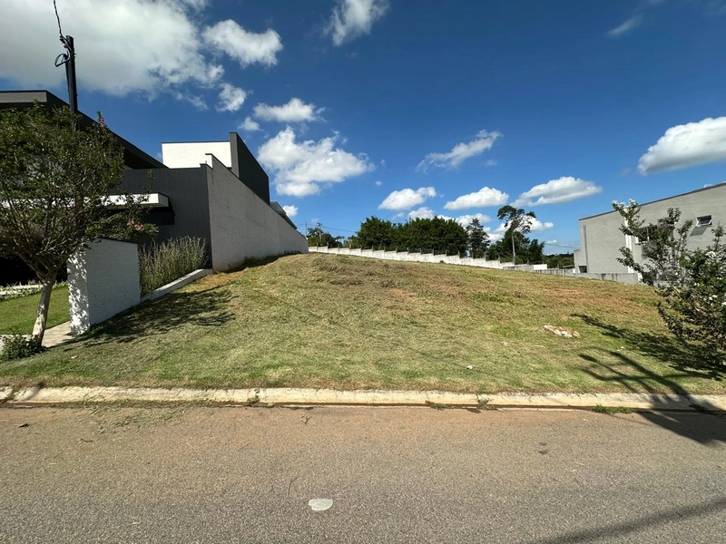 Terreno no Vale das Águas: 1ª foto da galeria de imagens do imóvel