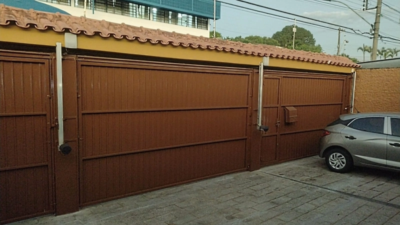 Casa grande no Centro: 2ª foto da galeria de imagens do imóvel