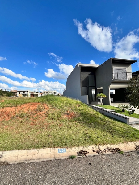 Terreno à venda – Condomínio Ile de France – Bragança Paulista/SP