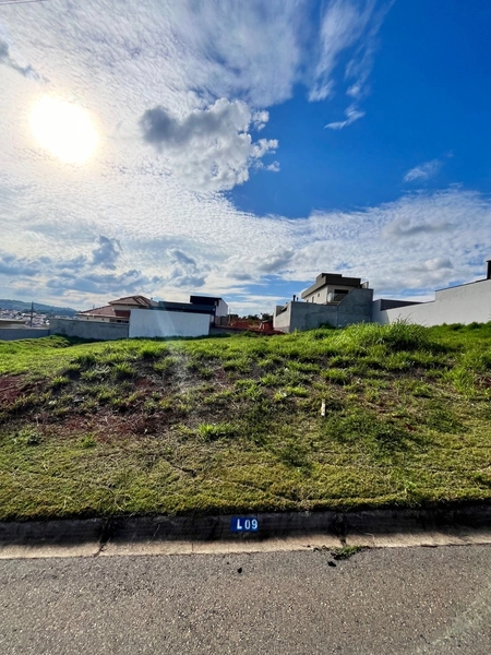Terreno à venda – Condomínio Ile de France – Bragança Paulista/SP