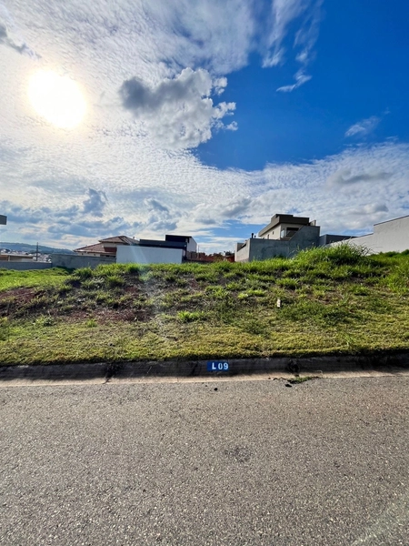 Terreno à venda – Condomínio Ile de France – Bragança Paulista/SP: 3ª foto da galeria de imagens do imóvel
