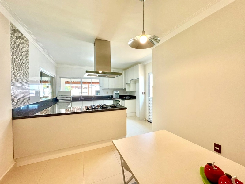 casa estilo casa de campo no Flamboyan: 8ª foto da galeria de imagens do imóvel