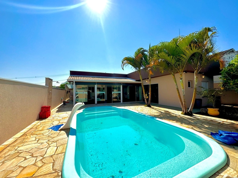 casa estilo casa de campo no Flamboyan: 3ª foto da galeria de imagens do imóvel