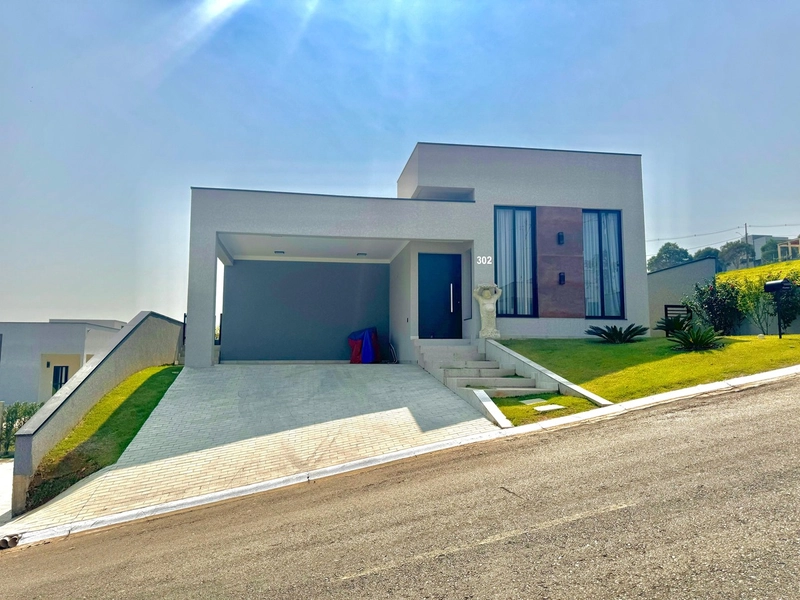 Linda casa no Flamboyan, estilo chácara