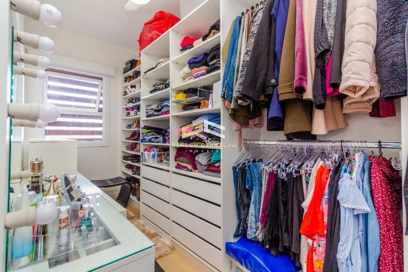 Casa com 200m² de 3 suítes com lareira pátio com churrasqueira.: 35ª foto da galeria de imagens do imóvel