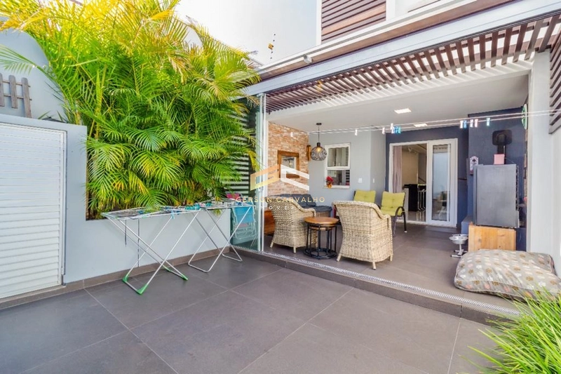 Casa com 200m² de 3 suítes com lareira pátio com churrasqueira.: 11ª foto da galeria de imagens do imóvel