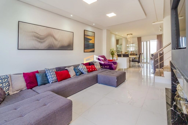 Casa com 200m² de 3 suítes com lareira pátio com churrasqueira.: 2ª foto da galeria de imagens do imóvel