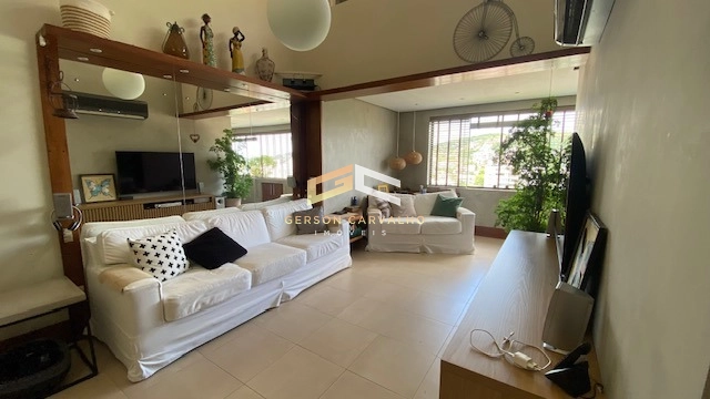 Belissíma cobertura de 03 quartos sendo 01 suíte com piscina.