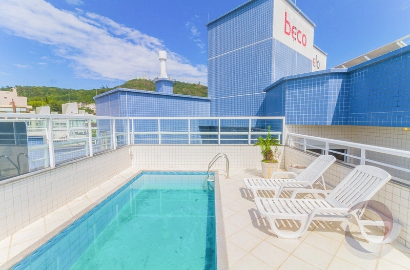 Cobertura duplex com piscina e vista mar na Trindade com 3 dormitórios: 2ª foto da galeria de imagens do imóvel