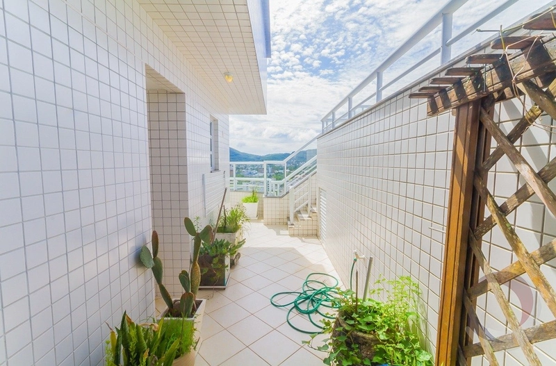 Cobertura duplex com piscina e vista mar na Trindade com 3 dormitórios: 14ª foto da galeria de imagens do imóvel