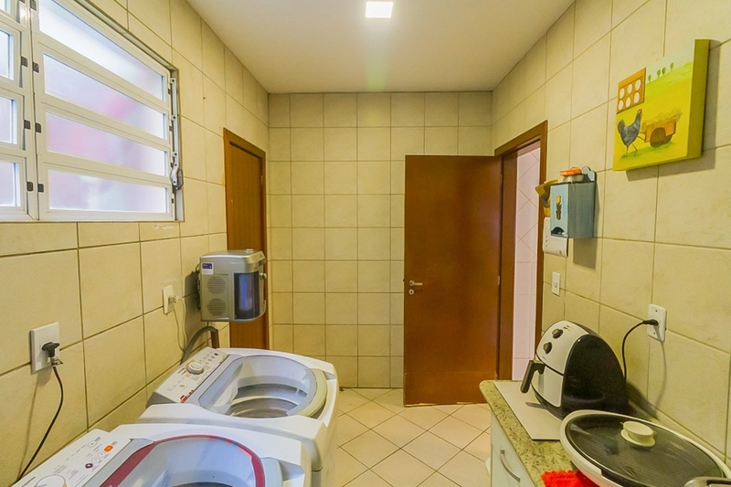 Casa a venda na Trindade com 5 dormitórios e 235m² contruídos: 7ª foto da galeria de imagens do imóvel