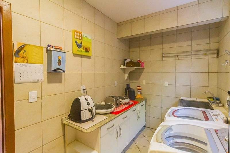 Casa a venda na Trindade com 5 dormitórios e 235m² contruídos: 9ª foto da galeria de imagens do imóvel