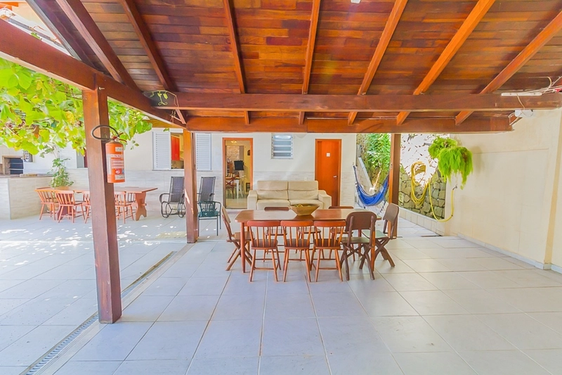 Casa a venda na Trindade com 5 dormitórios e 235m² contruídos: 4ª foto da galeria de imagens do imóvel