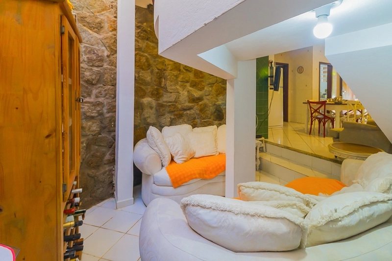 Casa a venda na Trindade com 5 dormitórios e 235m² contruídos: 1ª foto da galeria de imagens do imóvel