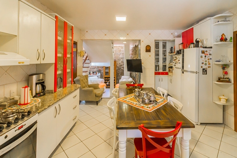 Casa a venda na Trindade com 5 dormitórios e 235m² contruídos: 14ª foto da galeria de imagens do imóvel