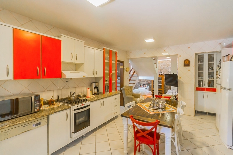 Casa a venda na Trindade com 5 dormitórios e 235m² contruídos: 12ª foto da galeria de imagens do imóvel