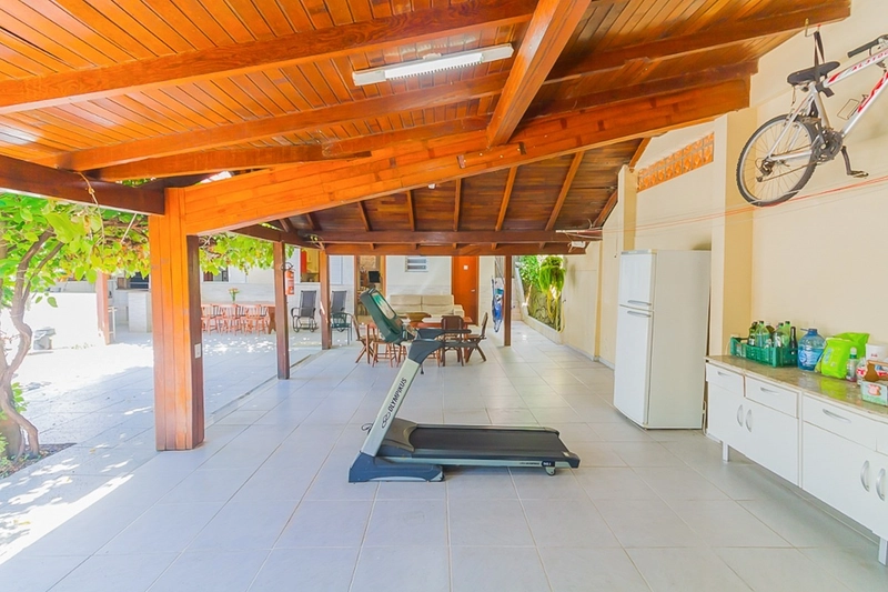 Casa a venda na Trindade com 5 dormitórios e 235m² contruídos: 5ª foto da galeria de imagens do imóvel
