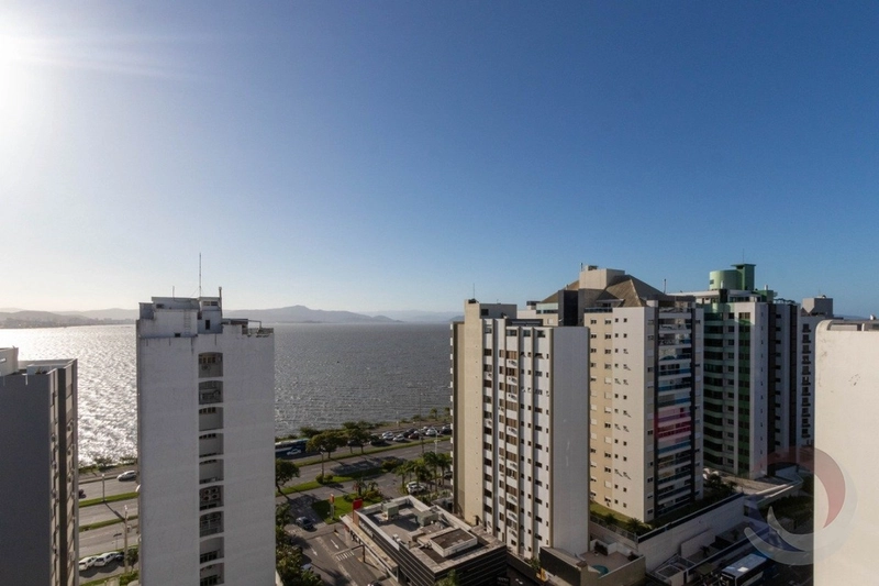 Cobertura duplex a venda com piscina privativa e vista mar: 52ª foto da galeria de imagens do imóvel