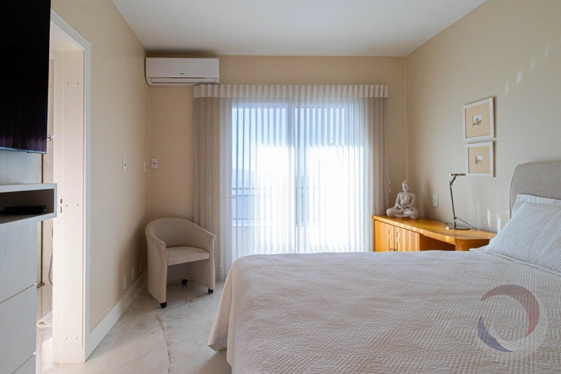 Cobertura duplex a venda com piscina privativa e vista mar: 20ª foto da galeria de imagens do imóvel