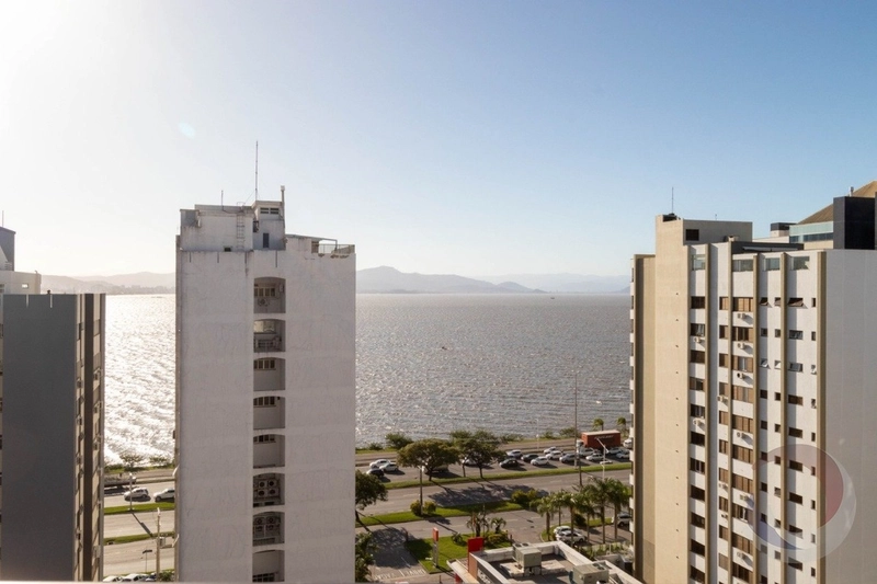 Cobertura duplex a venda com piscina privativa e vista mar: 27ª foto da galeria de imagens do imóvel