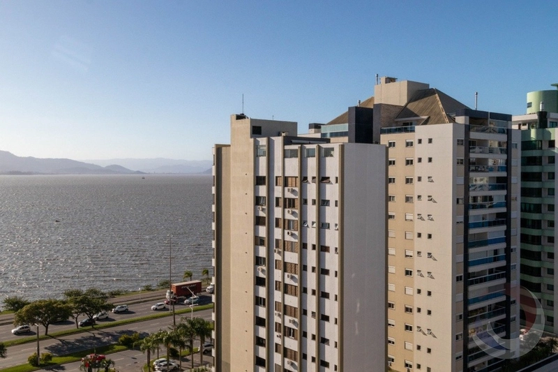 Cobertura duplex a venda com piscina privativa e vista mar: 13ª foto da galeria de imagens do imóvel