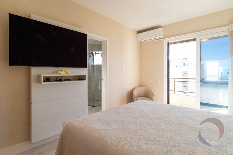 Cobertura duplex a venda com piscina privativa e vista mar: 22ª foto da galeria de imagens do imóvel