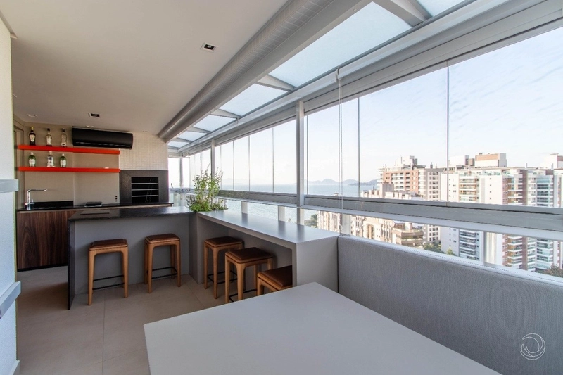 Apartamento com vista para a Beira Mar Norte, 3 dorms 1 suíte, 2vgs HB: 17ª foto da galeria de imagens do imóvel