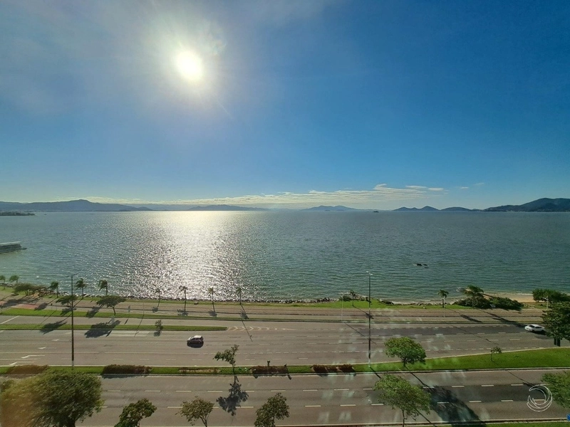 Belissimo apartamento com vista para Beira Mar Norte, 2 dorms 1 suíte: 1ª foto da galeria de imagens do imóvel