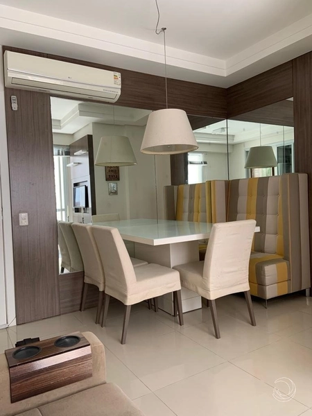 Apartamento com vista mar na Agronômica, 2 dorm com 1 suíte, 2 vgs: 2ª foto da galeria de imagens do imóvel