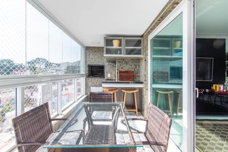 Belissimo apartamento mobiliado com 3 suítes a venda na Agronômica: 8ª foto da galeria de imagens do imóvel