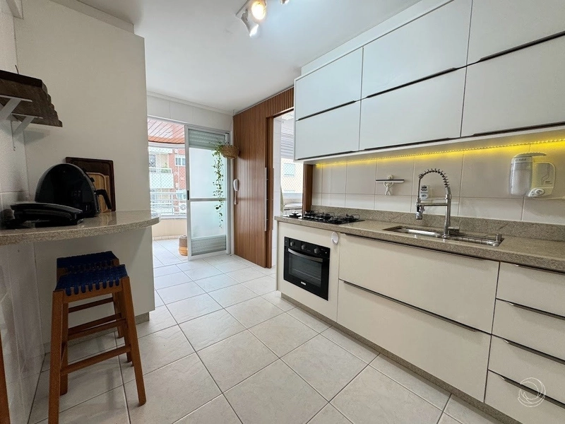 Belissimo apartamento a venda na Agronômica com 3 dormitórios e 2 vgs: 8ª foto da galeria de imagens do imóvel