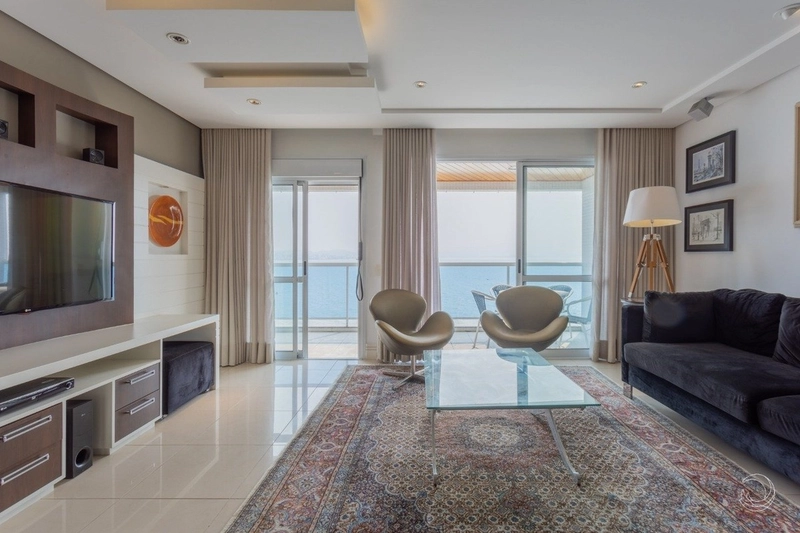 Apartamento frente Beira Mar Norte, 3 suítes, mobiliado com 2 vagas: 2ª foto da galeria de imagens do imóvel