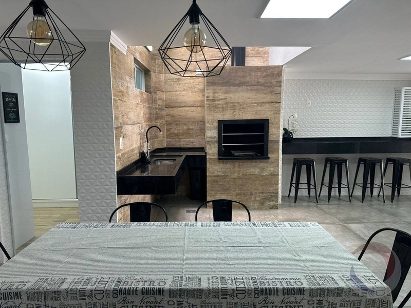 Casa a venda na Agronômica, com 3 suítes e 292m² privativos: 33ª foto da galeria de imagens do imóvel