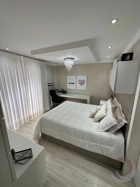 Casa a venda na Agronômica, com 3 suítes e 292m² privativos: 12ª foto da galeria de imagens do imóvel
