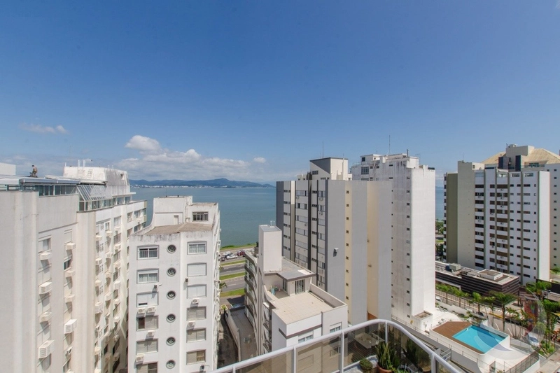 Cobertura a venda no Centro, com 3 suítes e 2 vagas com 143,00m² priv: 35ª foto da galeria de imagens do imóvel