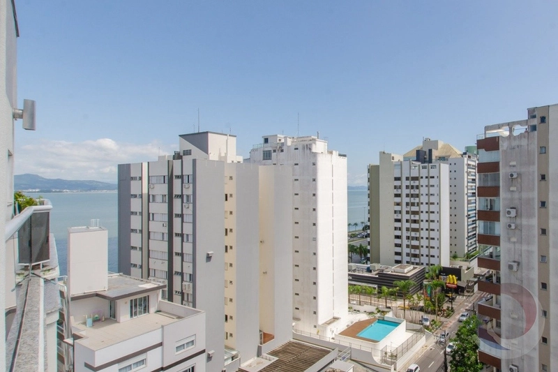Cobertura a venda no Centro, com 3 suítes e 2 vagas com 143,00m² priv: 11ª foto da galeria de imagens do imóvel