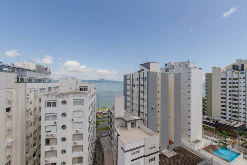 Cobertura a venda no Centro, com 3 suítes e 2 vagas com 143,00m² priv: 43ª foto da galeria de imagens do imóvel