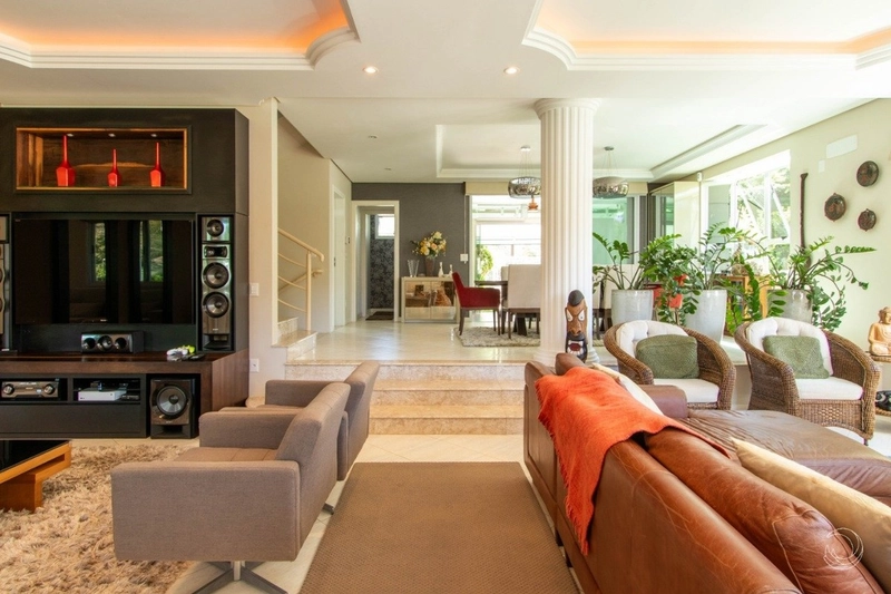 Casa em condomínio fechado com 3 suítes e 349m² priv: 1ª foto da galeria de imagens do imóvel