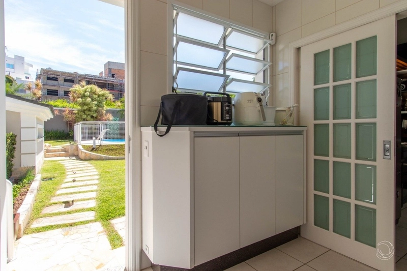 Casa em condomínio fechado com 3 suítes e 349m² priv: 13ª foto da galeria de imagens do imóvel