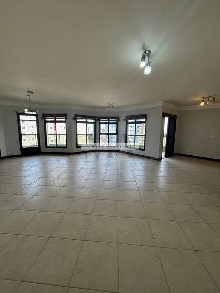 Apartamento no Centro: 6ª foto da galeria de imagens do imóvel