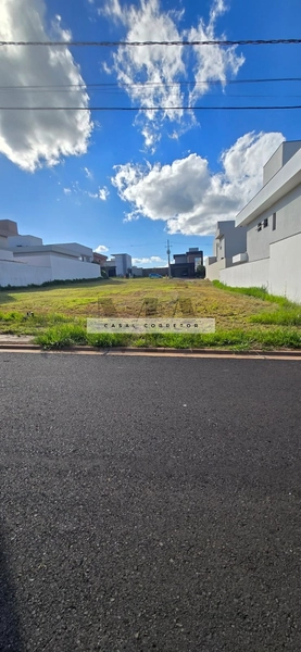 Terreno no Condomínio Faber 4: 2ª foto da galeria de imagens do imóvel