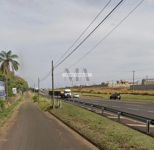 Área na beira da rodovia Thales Lorena Peixoto Junior: 2ª foto da galeria de imagens do imóvel