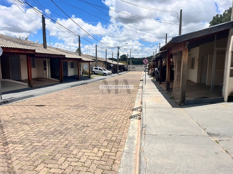 Casa no condomínio Flamboyant: 1ª foto da galeria de imagens do imóvel