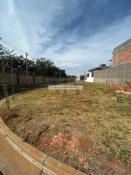 Terreno no Condomínio Faber 4: 2ª foto da galeria de imagens do imóvel