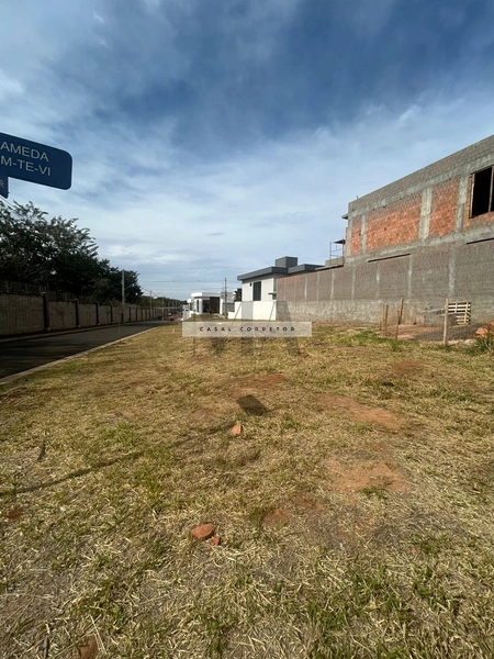 Terreno no Condomínio Faber 4: 3ª foto da galeria de imagens do imóvel