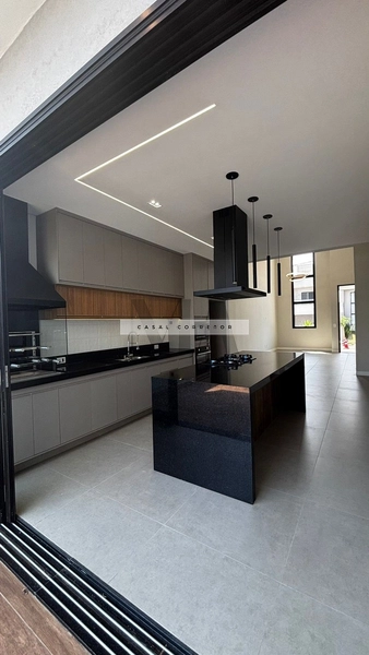 Casa no Condomínio Villeneuve: 2ª foto da galeria de imagens do imóvel